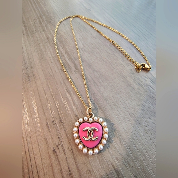 CHANEL Pearls Zipper Pull Heart Pendant/14k Gold Plated Chain - Picture 3 of 5